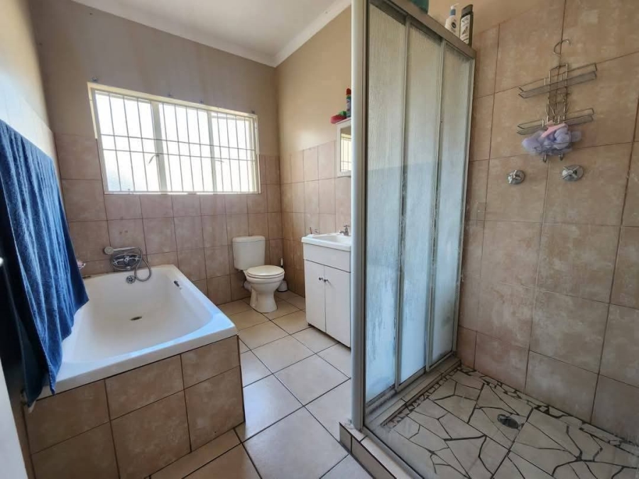 3 Bedroom Property for Sale in Rhodesdene Northern Cape